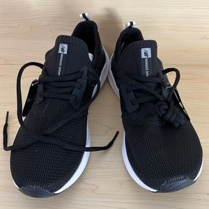 BNWT WOMEN'S NEW BALANCE NERGIZE SPORT TRAINING SHOES. Size 8.5 - 8 1/2 no box